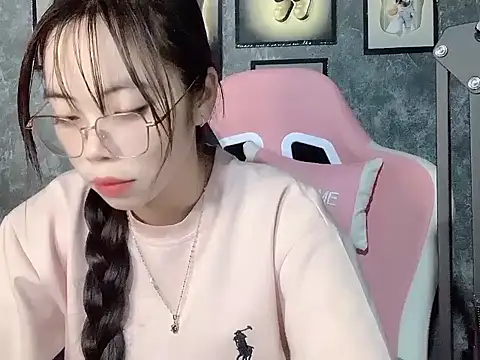 Snapshot of Ellie039 chatting on October 17, 2025, 2:52 pm Ellie039 online show from October 17, 2025, 2:52 pm