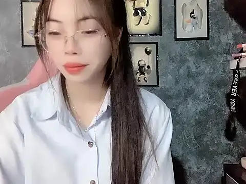 Snapshot of Ellie039 chatting on November 4, 2025, 9:47 pm Ellie039 online show from November 4, 2025, 9:47 pm