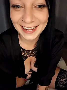 Snapshot of MieziMinz chatting on October 20, 2025, 7:14 pm MieziMinz online show from October 20, 2025, 7:14 pm