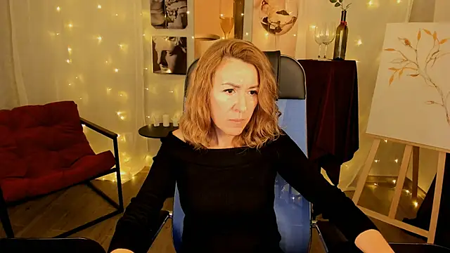 Snapshot of DonnaSmitth chatting on October 11, 2025, 9:41 am DonnaSmitth online show from October 11, 2025, 9:41 am