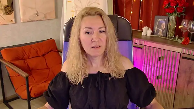 DonnaSmitth online show from June 1, 2026, 7:04 pm