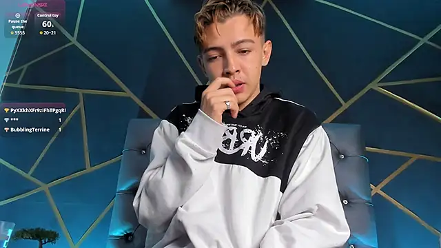 Snapshot of Lian_Miller1_ chatting on February 10, 2026, 12:20 pm Lian Miller1 online show from February 10, 2026, 12:20 pm