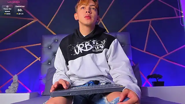 Snapshot of Lian_Miller1_ chatting on February 21, 2026, 12:39 pm Lian Miller1 online show from February 21, 2026, 12:39 pm