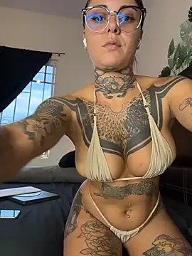 Snapshot of lurosscy chatting on February 23, 2026, 11:24 pm lurosscy online show from February 23, 2026, 11:24 pm