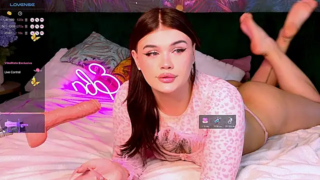 EvaaLane online show from April 20, 2026, 7:33 am