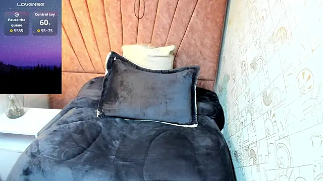 Issa Milf   online show from October 17, 2025, 12:52 pm