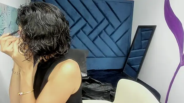 Valery More   online show from October 12, 2025, 3:33 pm