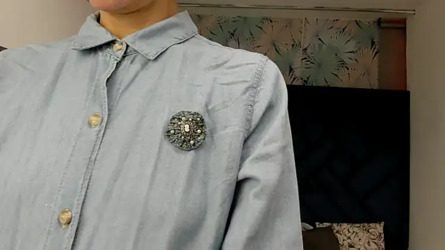 Valery More   online show from October 21, 2025, 12:06 pm