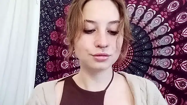 Snapshot of AdalynKiss chatting on October 7, 2025, 6:10 am AdalynKiss online show from October 7, 2025, 6:10 am