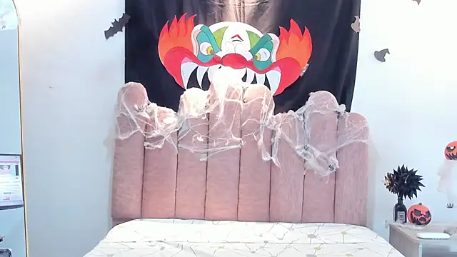 Daisy93  online show from October 31, 2025, 6:31 pm