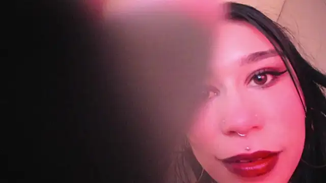 Snapshot of SusanVilla chatting on November 10, 2025, 7:35 pm SusanVilla online show from November 10, 2025, 7:35 pm