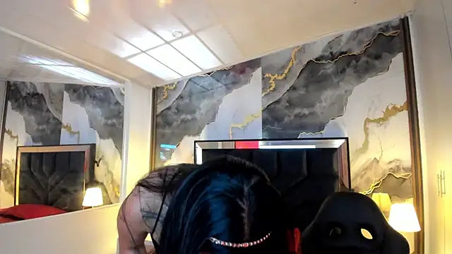 SusanVilla online show from April 15, 2026, 7:58 pm