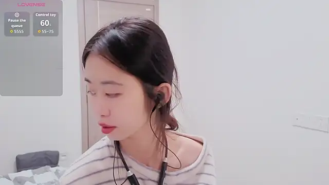 dudu-baby10 online show from December 19, 2025, 12:01 pm