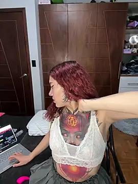 Snapshot of SelenaRouge1 chatting on February 13, 2026, 3:46 am SelenaRouge1 online show from February 13, 2026, 3:46 am