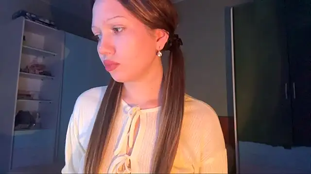 EmiIyKitty online show from October 22, 2025, 8:08 pm