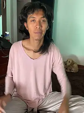 Snapshot of MadamLeRouge chatting on October 16, 2025, 10:11 pm MadamLeRouge online show from October 16, 2025, 10:11 pm