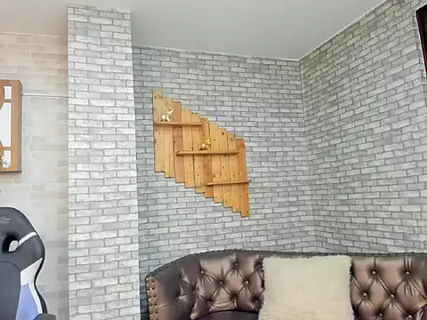 Alisonn Doll online show from November 5, 2025, 12:05 pm