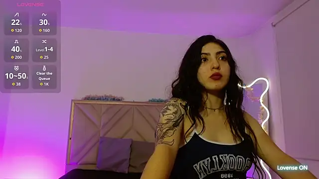 Ixchel tay online show from October 13, 2025, 3:17 am