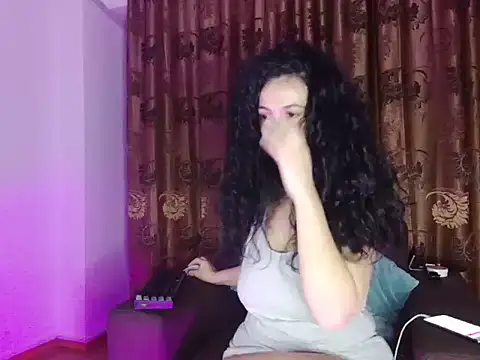 JadeLure online show from October 9, 2025, 5:55 pm