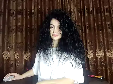 JadeLure online show from November 4, 2025, 3:00 pm