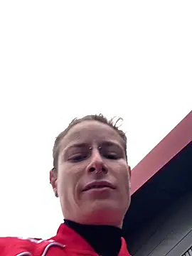 Snapshot of GoldenPussy1329 chatting on October 16, 2025, 9:54 am GoldenPussy1329 online show from October 16, 2025, 9:54 am