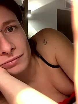 GoldenPussy1329 online show from January 15, 2026, 10:35 pm