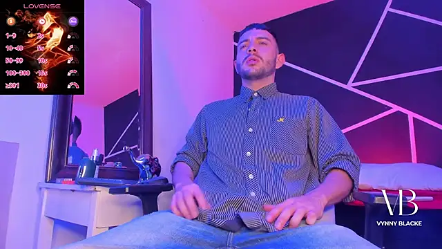 VynnyBlacke  online show from October 29, 2025, 8:10 pm