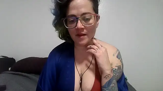 Snapshot of daniak90 chatting on October 23, 2025, 5:07 am daniak90 online show from October 23, 2025, 5:07 am