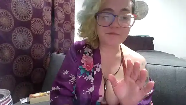 Snapshot of daniak90 chatting on October 27, 2025, 4:49 am daniak90 online show from October 27, 2025, 4:49 am