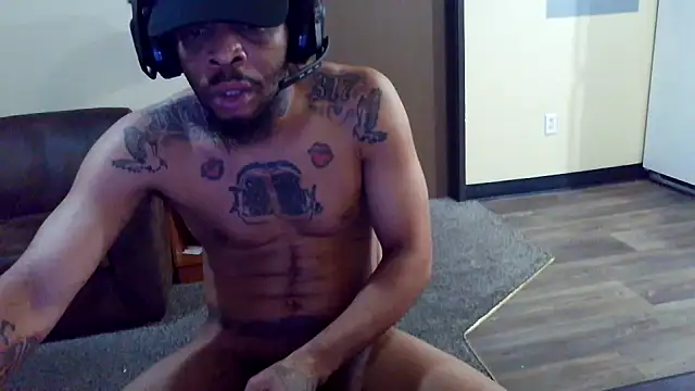 Snapshot of thefreakscomeoutatnight chatting on April 29, 2026, 7:34 am thefreakscomeoutatnight online show from April 29, 2026, 7:34 am