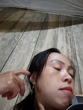 Snapshot of Tuyet_xx chatting on October 20, 2025, 3:29 am Tuyet xx online show from October 20, 2025, 3:29 am