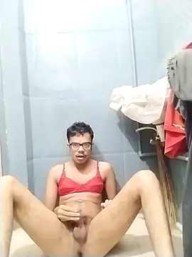 Snapshot of sexybobby13 chatting on October 16, 2025, 8:48 am sexybobby13 online show from October 16, 2025, 8:48 am