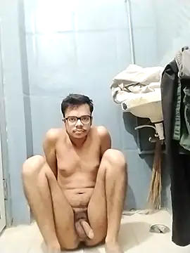 Snapshot of sexybobby13 chatting on October 28, 2025, 9:02 am sexybobby13 online show from October 28, 2025, 9:02 am