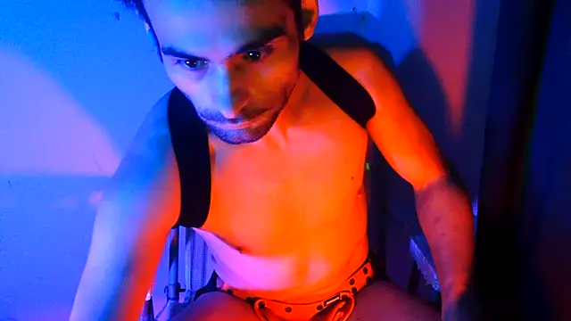 highinhtxx online show from November 5, 2025, 10:43 pm