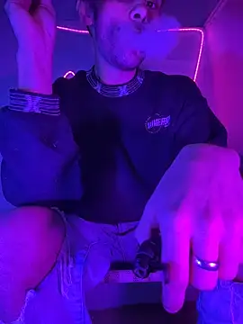 highinhtxx online show from November 20, 2025, 1:00 pm