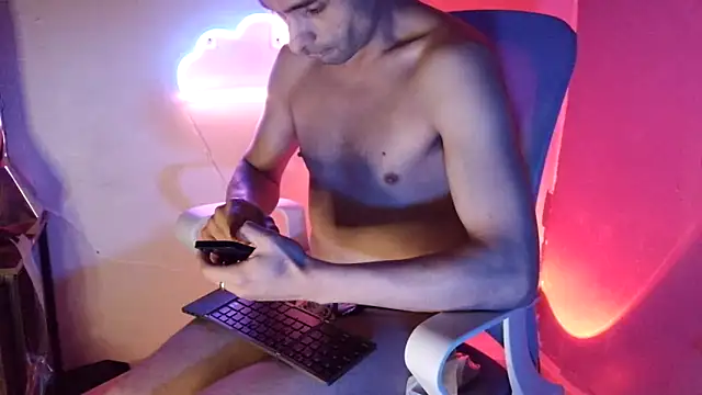 highinhtxx online show from April 7, 2026, 6:36 am