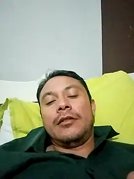 Ricuss9 online show from October 5, 2025, 3:27 am