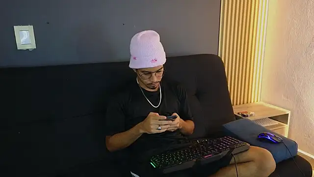 Jaybrown  1 online show from October 17, 2025, 3:20 am