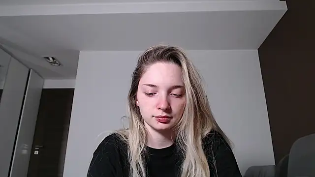 jessicahbelle online show from June 18, 2026, 11:42 pm