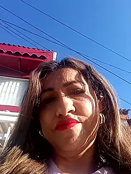 chloe  Jones  online show from November 8, 2025, 12:05 pm