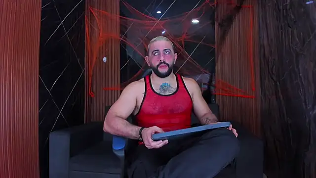 isaac franko online show from October 31, 2025, 8:32 pm