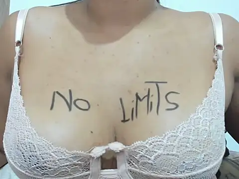 Snapshot of Valentinahot7 chatting on October 15, 2025, 3:23 pm Valentinahot7 online show from October 15, 2025, 3:23 pm