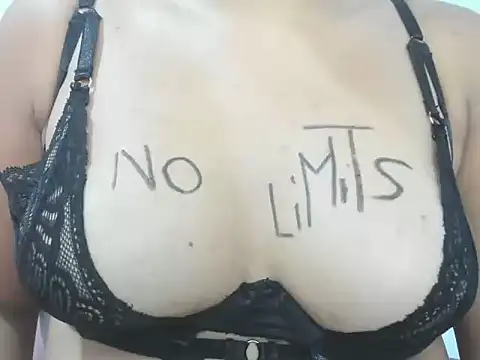 Valentinahot7 online show from November 28, 2025, 2:20 pm