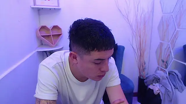 Snapshot of Adam_Blaze chatting on October 2, 2025, 6:04 pm Adam Blaze online show from October 2, 2025, 6:04 pm