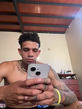 Valentino-elTuyo online show from February 2, 2026, 3:00 pm