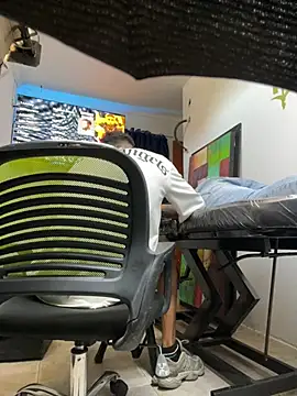 Valentino-elTuyo online show from February 5, 2026, 4:33 pm