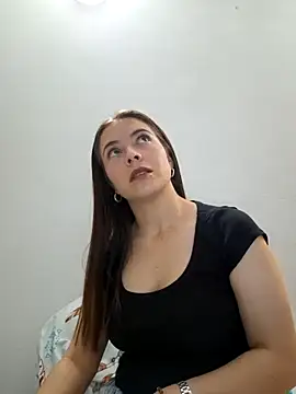 EmmaValencia  online show from October 20, 2025, 3:01 pm