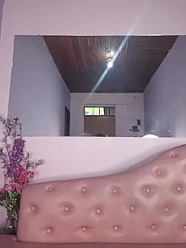 EmmaValencia  online show from January 8, 2026, 10:23 pm