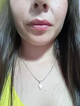 EmmaValencia  online show from May 8, 2026, 9:09 pm