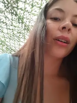 EmmaValencia  online show from May 12, 2026, 7:55 pm